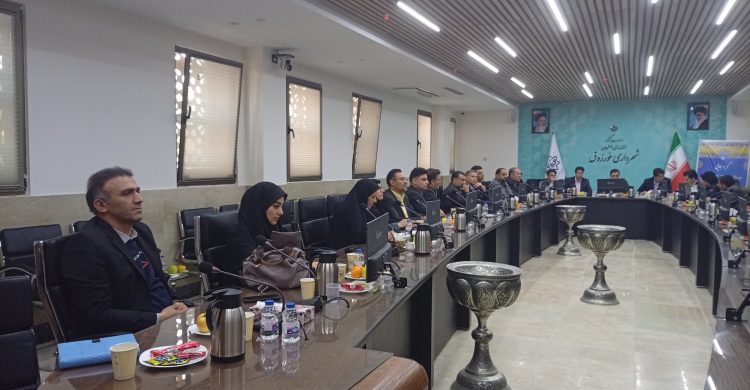 زیرساخت های فوتبال مرکز شهرستان برخوار مناسب نیست